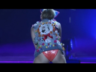 miley cyrus - arena monterrey,mexico (2014) big ass